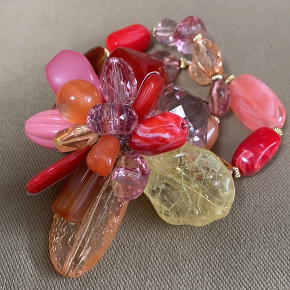 Big bold chunky flower bead bracelet - Picture 2 of 6